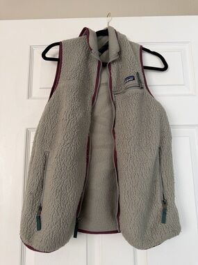 Patagonia Women's Light Gray Sherpa Fleece Vest with Berry Trim